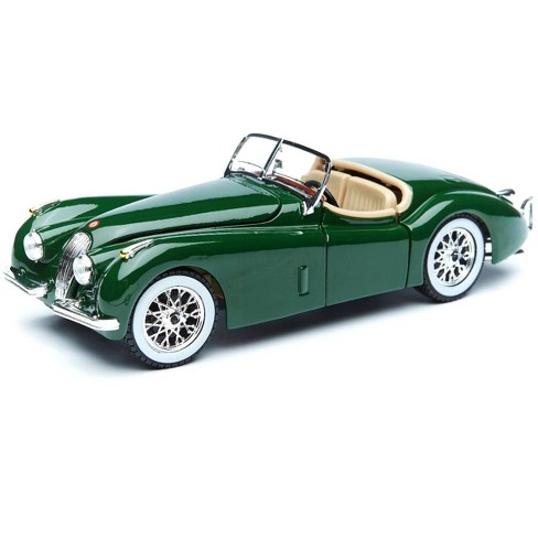 1961 Jaguar E Type Convertible Green 1/18 Diecast Model Car by Bburago 