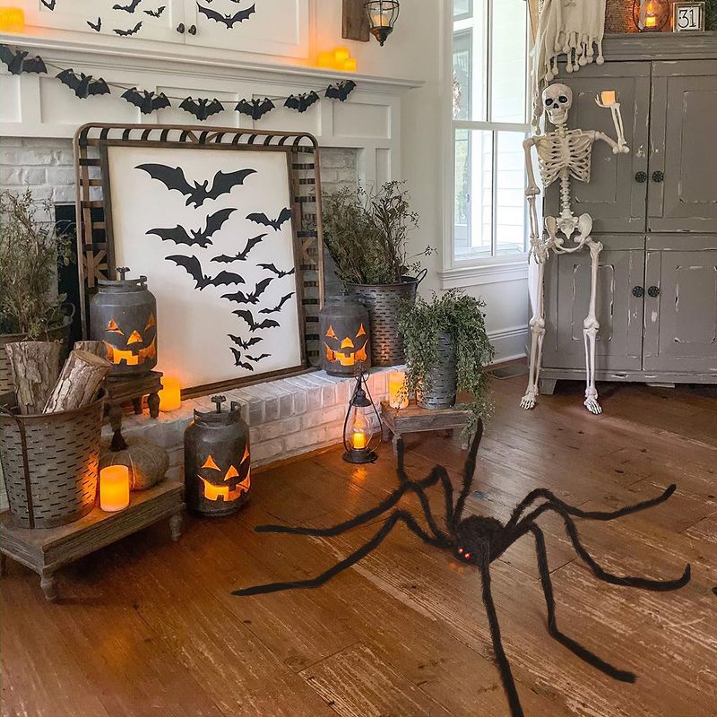 Nifti Nest Giant Crawling Halloween Spider, 4 of 7