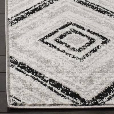 Skyler Silver Geometric Medallion Synthetic Area Rug