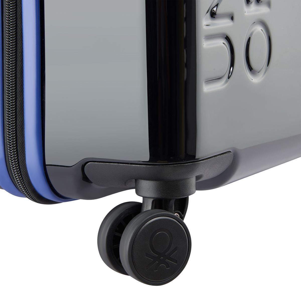 United Colors of Benetton x DELSEY PARIS Medium Checked 23" Hardside Spinner Suitcase - thumbnail 8