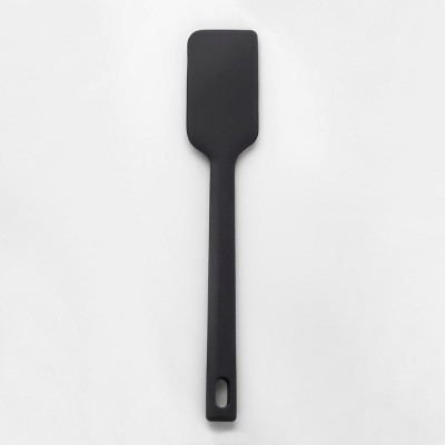 what does a spatula do