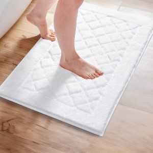 Deconovo Diamond Tufted Bathroom Rug-Soft Velvet Surface, Non-Slip Backing, Machine Washable - 1 of 4