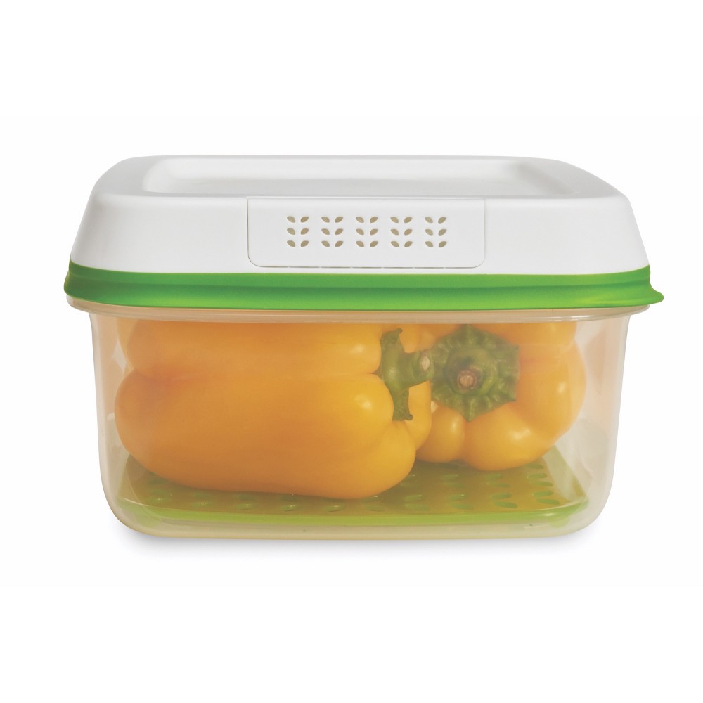 Rubbermaid 11.1 Cup FreshWorks Produce Saver Food Storage Containers