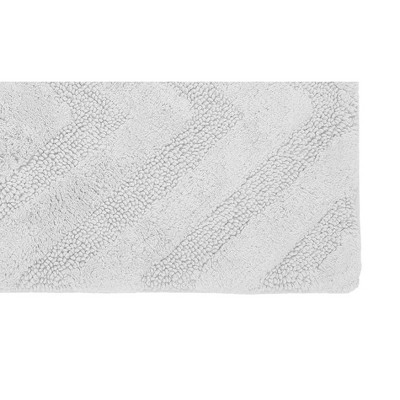 Hugo White Cotton Chevron Tufted Non-Slip Bath Rug 24" x 40"
