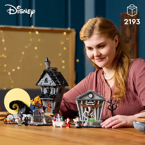 LEGO Ideas El Extraño Mundo de Jack: Set de Construcción y Decoración para Fans 21351 2