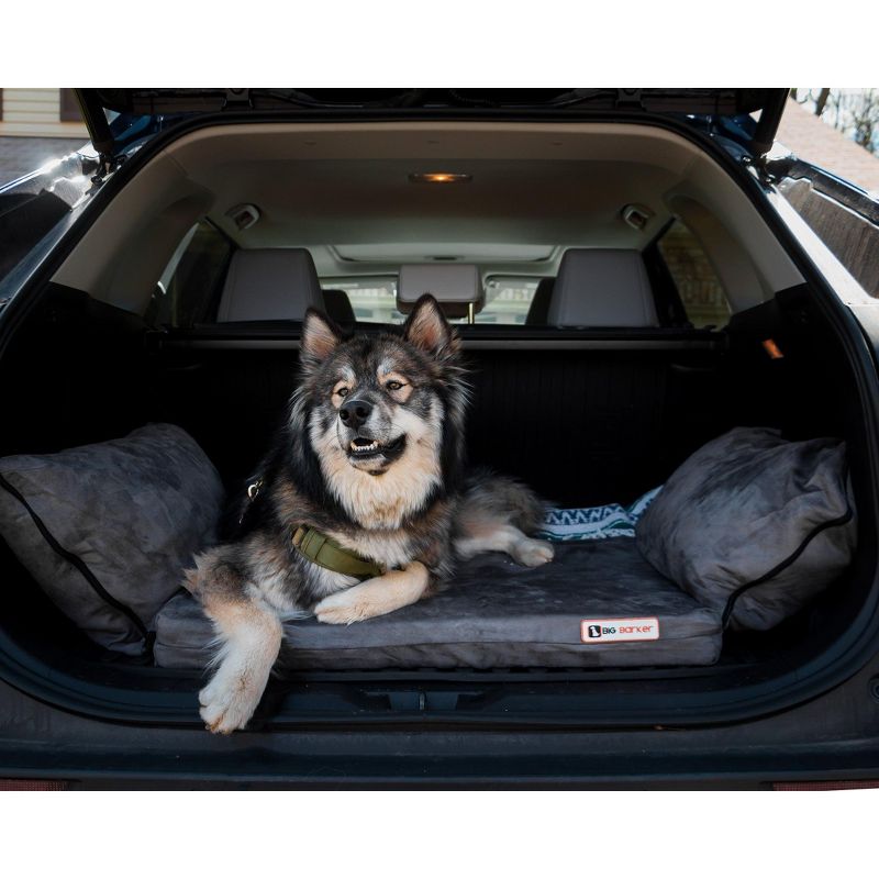 Backseat Barker: SUV Edition, 3 of 8