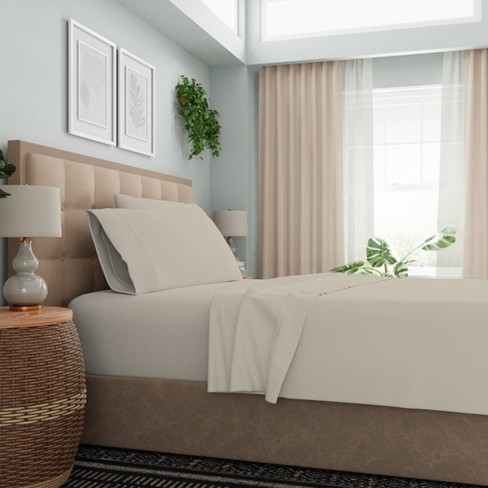 5 bed sheet colors to improve sleep: experts share their favorites