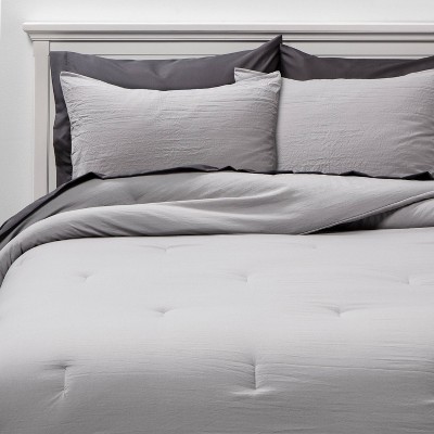 target white bed sheets