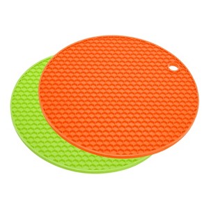 Unique Bargains Silicone Heat Resistant Non-slip Flexible Trivet Mat 7.08" x 7.08" x 0.24" Orange, Green 2 Pcs - 1 of 3