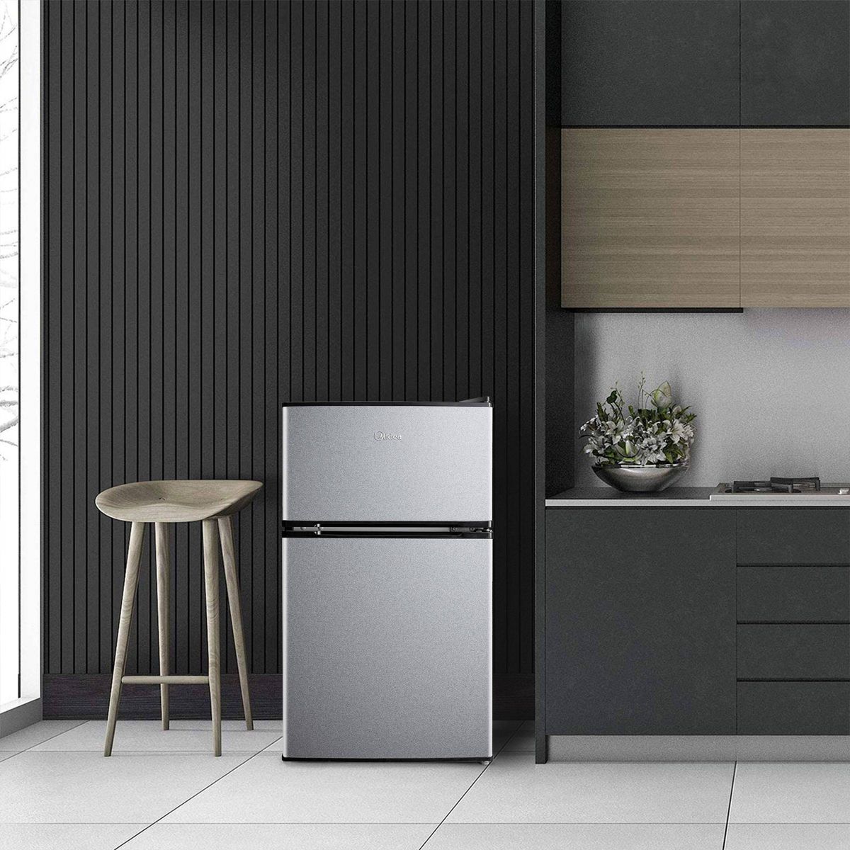 Midea 3.1 cu ft Compact Dorm Refrigerator with Freezer - thumbnail 7