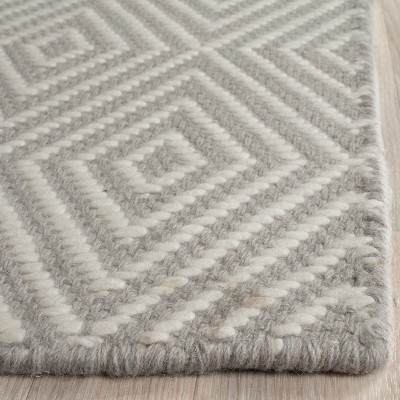 Light Grey and Ivory Hand-Hooked Wool 8' x 10' Area Rug