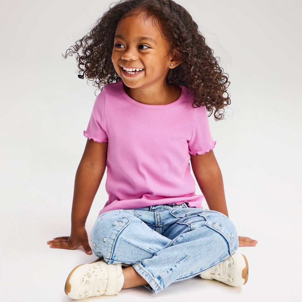 Baby & Toddler Girls' Solid Ribbed Scallop Hem Short Sleeve T-Shirt - Cat & Jack™