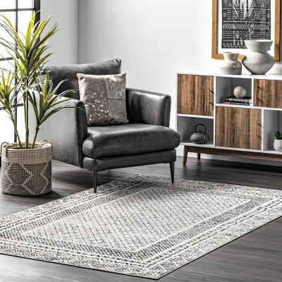Arabella Light Grey Synthetic Bordered Area Rug, 4' x 6'