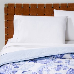 Twin/Twin Extra Long Floral Print Tufted Quilt Blue/White - Opalhouse