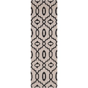 Dhurries DHU205 Hand Woven Area Rug  - Safavieh - 1 of 4