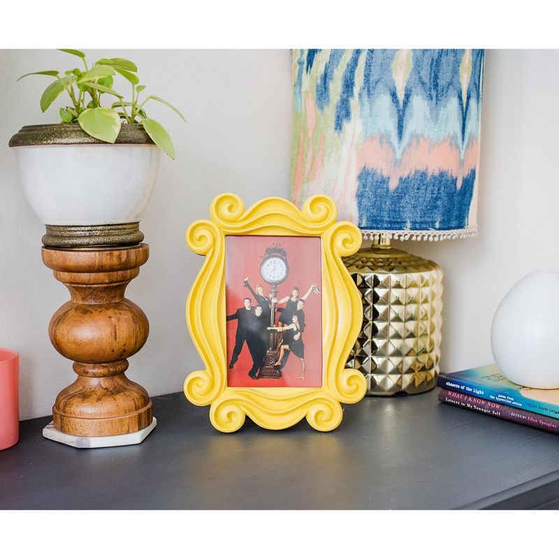 Ukonic Friends Yellow Door Polyresin Photo Frame With Stand | 10 x 7.5 Inches, 5 of 8