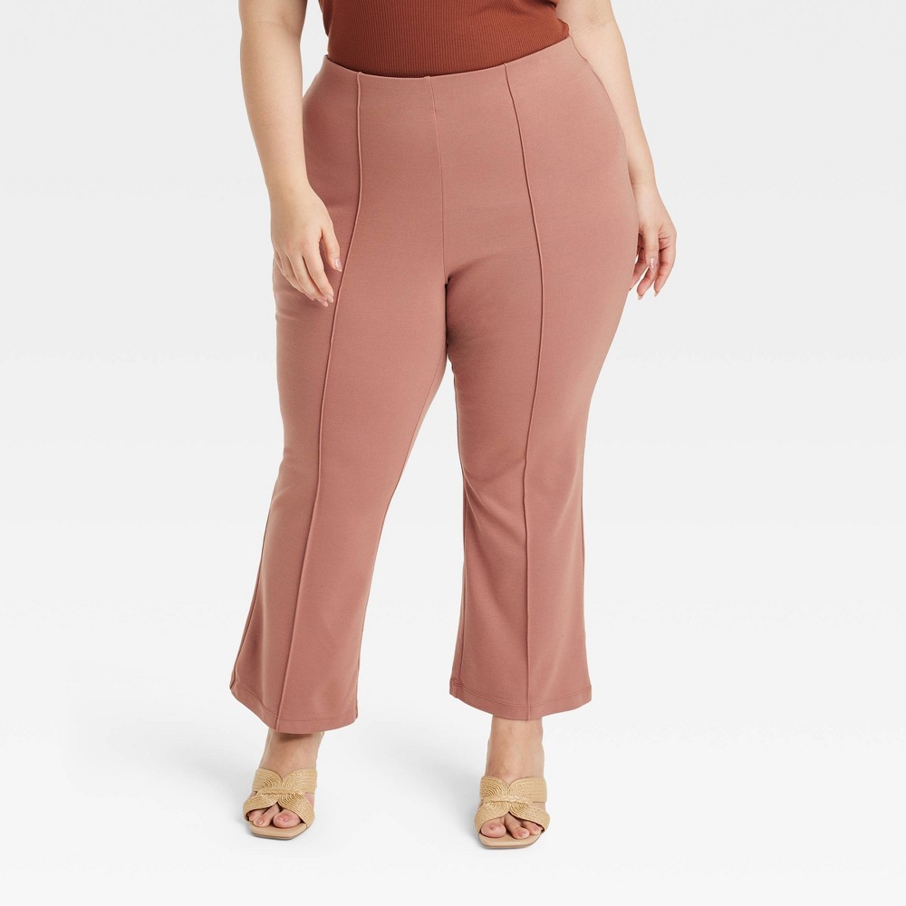 Women High-Rie Slim Fit Cropped Kick Flare Pull-On Pant