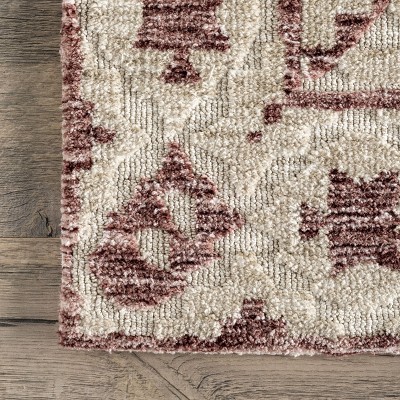Ivory and Rust Diamond Pattern Synthetic Area Rug, 5' x 8'