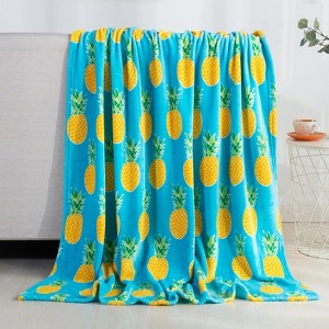 Comfort Flannel Blanket Super Soft Christmas Prints Throw Blanket Christmas Gift. - 1 of 4