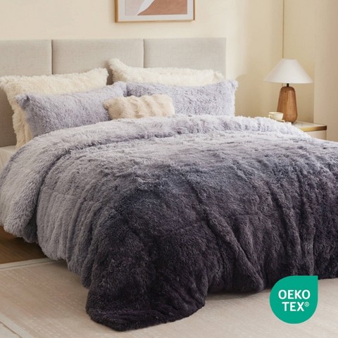 Intelligent Design Ultra Soft Faux Fur Comforter Set, Ombre Design Shaggy Long Fur Jump Tack Quilting Plushy Bedding Set with Matching Shams, Grey, Twin/Twin XL
