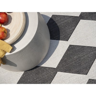Positano Black and White Diamond 8' x 10' Outdoor Rug