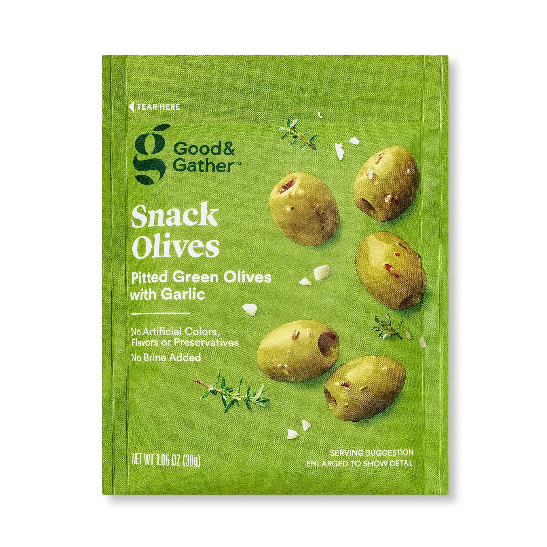 Pitted Green Olives with Garlic Snack Pouch - 1.05oz - Good & Gather™