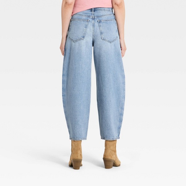 Jeans barrel fáciles de tiro alto con costura lateral para mujer - Universal Thread™ azul 2