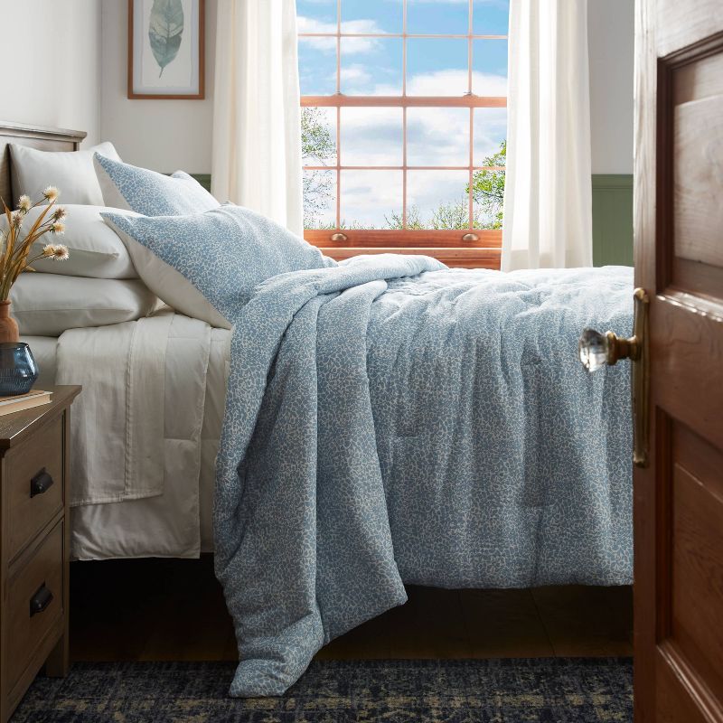 Traditional Floral Printed Cotton Comforter & Sham Set Blue - Threshold™, 3 of 9