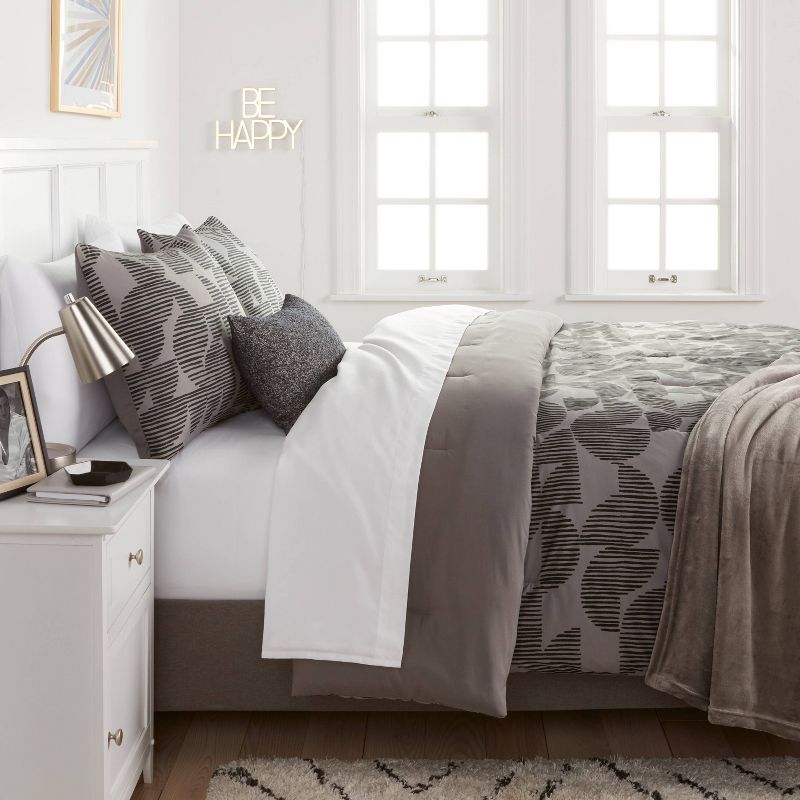 Geo Reversible Decorative Comforter Set with Throw - Room Essentials™, 3 of 11