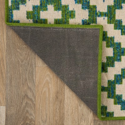 Green Geometric Trellis Indoor/Outdoor Nylon Runner Rug 2'x7'