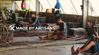 Chestnut Brown Hand-Woven Wicker Large Storage Trunk