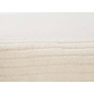 Handmade White Wool Rectangular Area Rug with Cotton Backing
