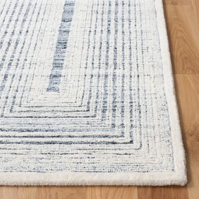 Gray and Ivory Hand-Tufted Wool Area Rug 4' x 6'