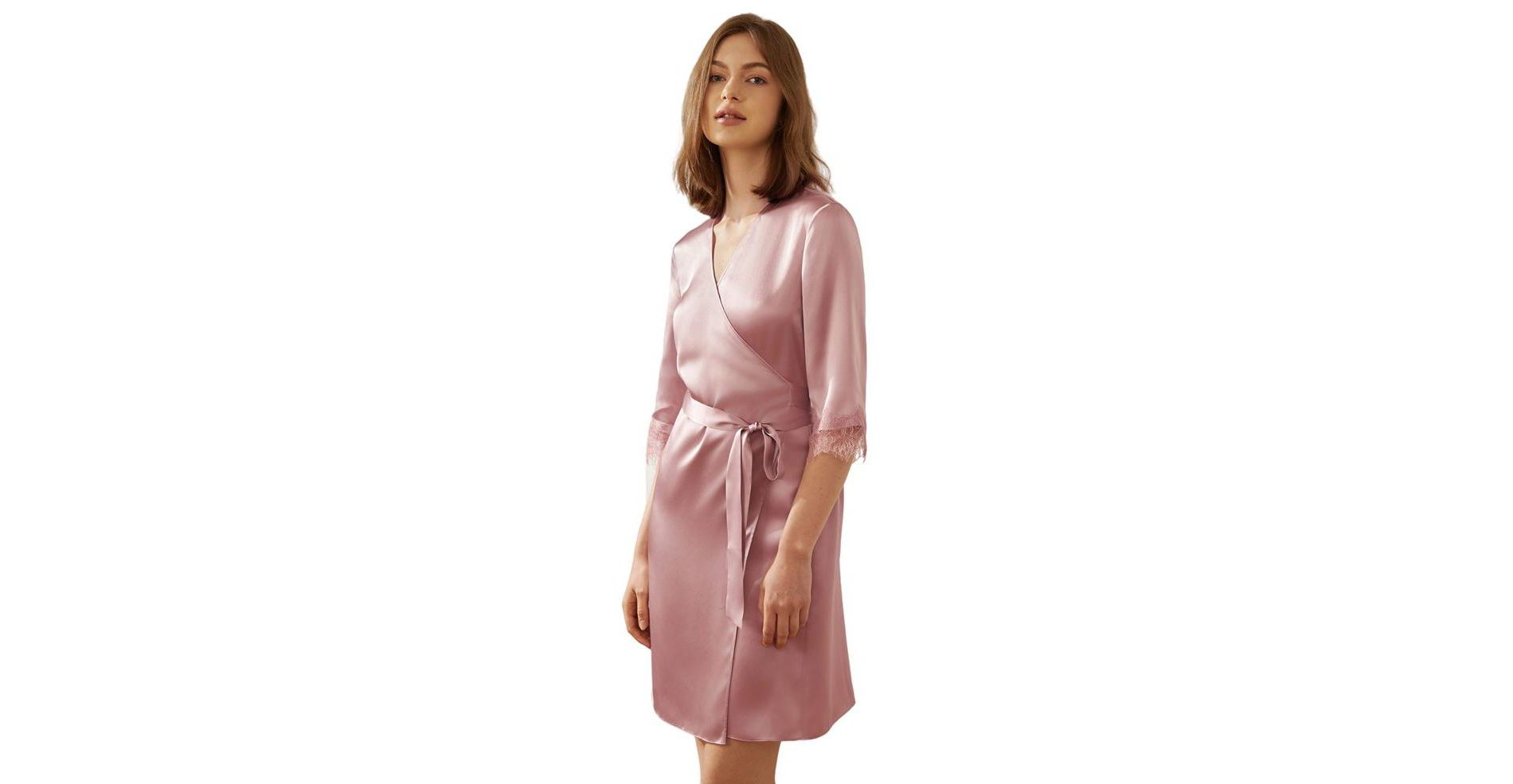 Mommesilk Leaver Lace Silk Robe