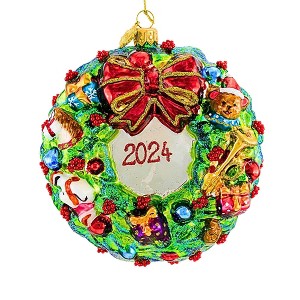 Huras Family 4.5 Inch Wreath With Toys 2024 Christmas Ornament Dated Tree Ornaments - 1 of 3