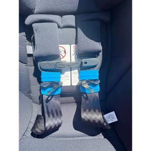 Bucklebuddeez Infant Car Seat Strap Aligner Accessory - 1 of 3