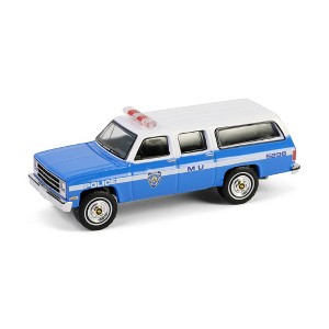 1/64 1990 Suburban K2500 Scottsdale, NYPD, Hot Pursuit Series 46 43040-D - 1 of 4