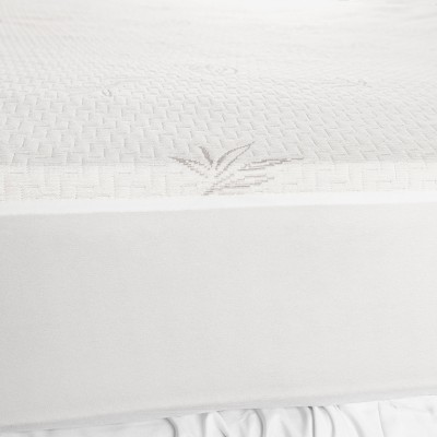 Twin White Waterproof Bamboo and Polyester Mattress Protector
