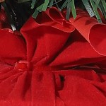 30cm 20 battery box light 2 pine cones 2 bunches of red fruit 1 tree top star