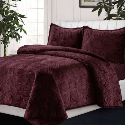 Plum Velvet Twin Quilt Set with Medallion Pattern