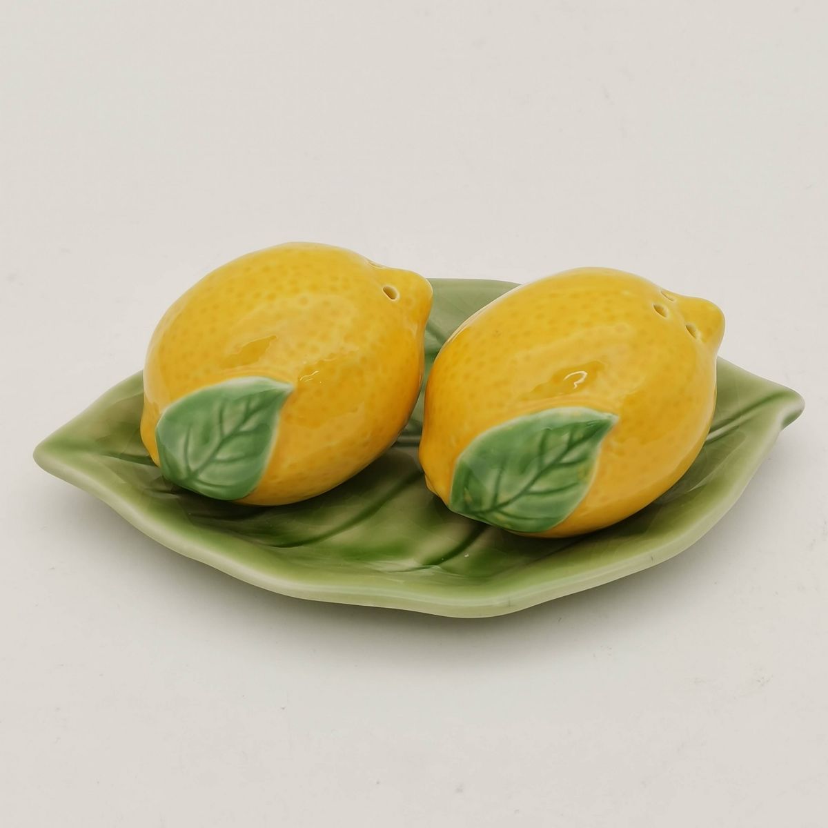 Ceramic Lemon Salt & Pepper Shaker with Tray Yellow