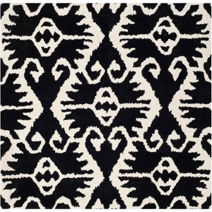 Wyndham WYD323 Hand Tufted Indoor Rugs - Safavieh - 1 of 4
