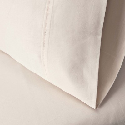 Luxury 700 Thread Count Solid Set of 2 Premium Cotton Pillowcase Set, by Blue Nile Mills