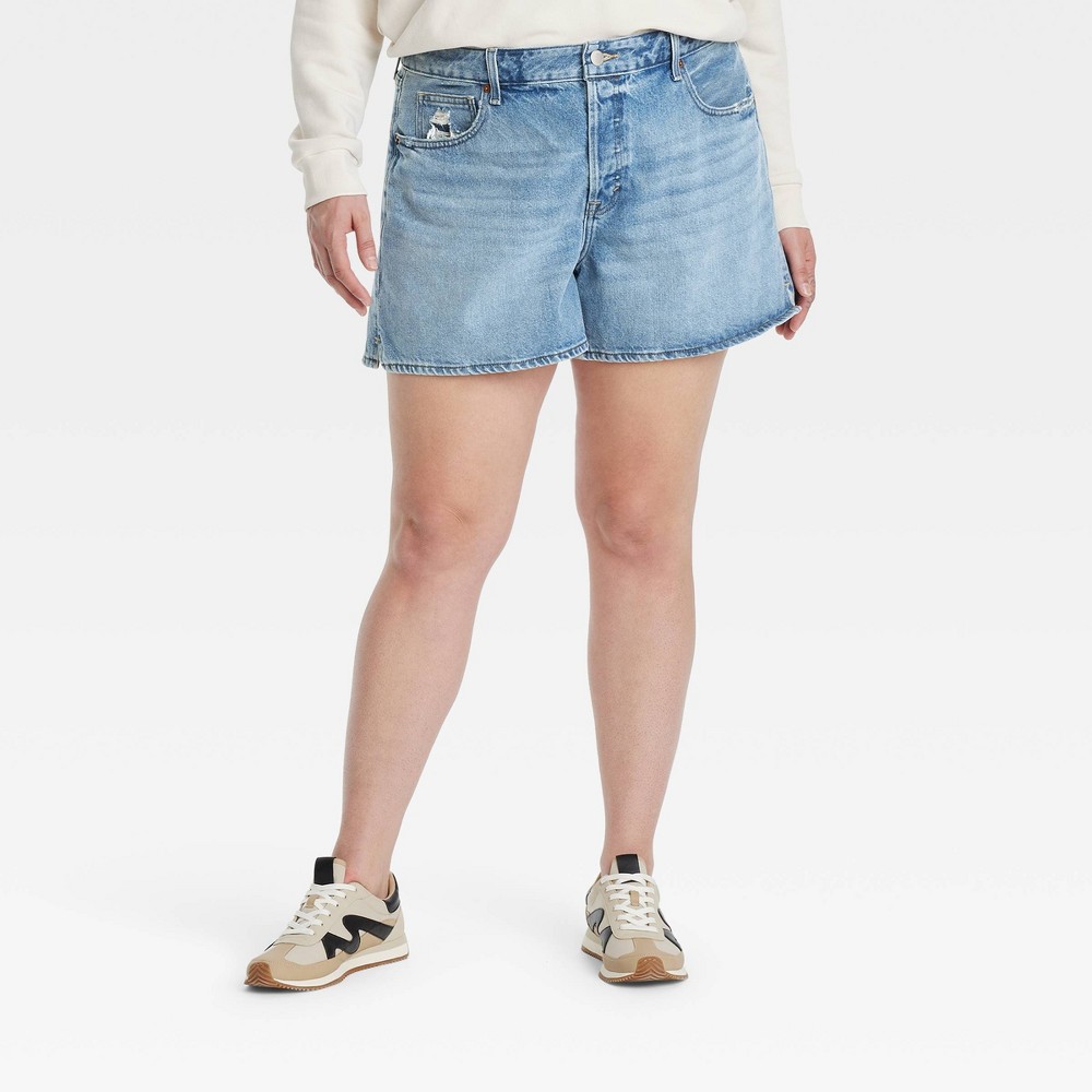 Women's Mid-Rise 90's Baggy Jean Shorts - Universal Thread™ Medium Wash 30