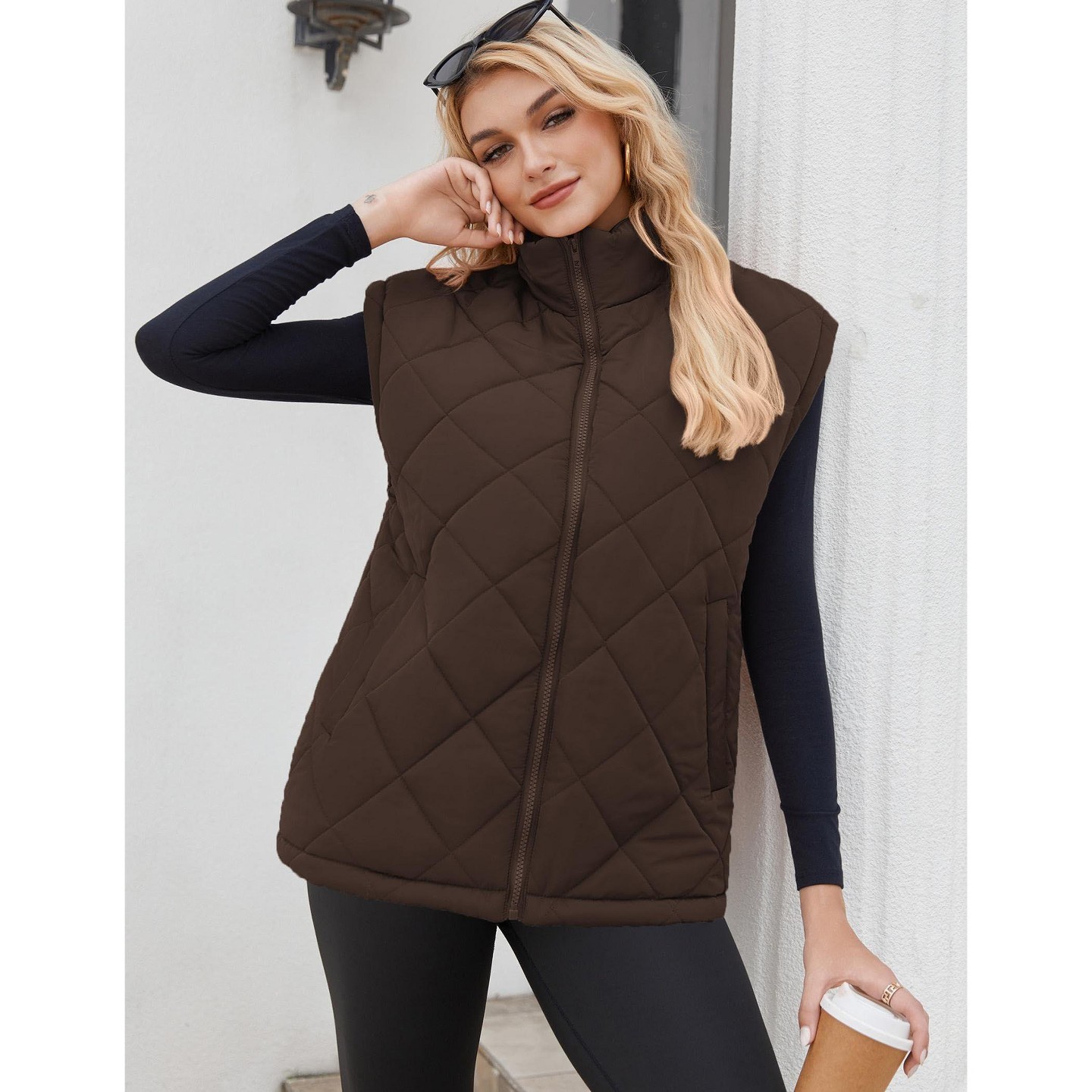 Женская куртка Zeagoo Puffer Vest Stand Collar Zipper Lightweight Outerwear Sleeveless Padded Jacket with Pockets Winter Coat-Brown, цвет: Коричневый — фото 4