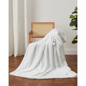 Heated Blanket 50x60 Inch, Soft Flannel Electric Blankets Throw with 4 Heating Levels & 4 H Auto Shut Off, Washable for Couch Office Dorm, White - 1 of 4