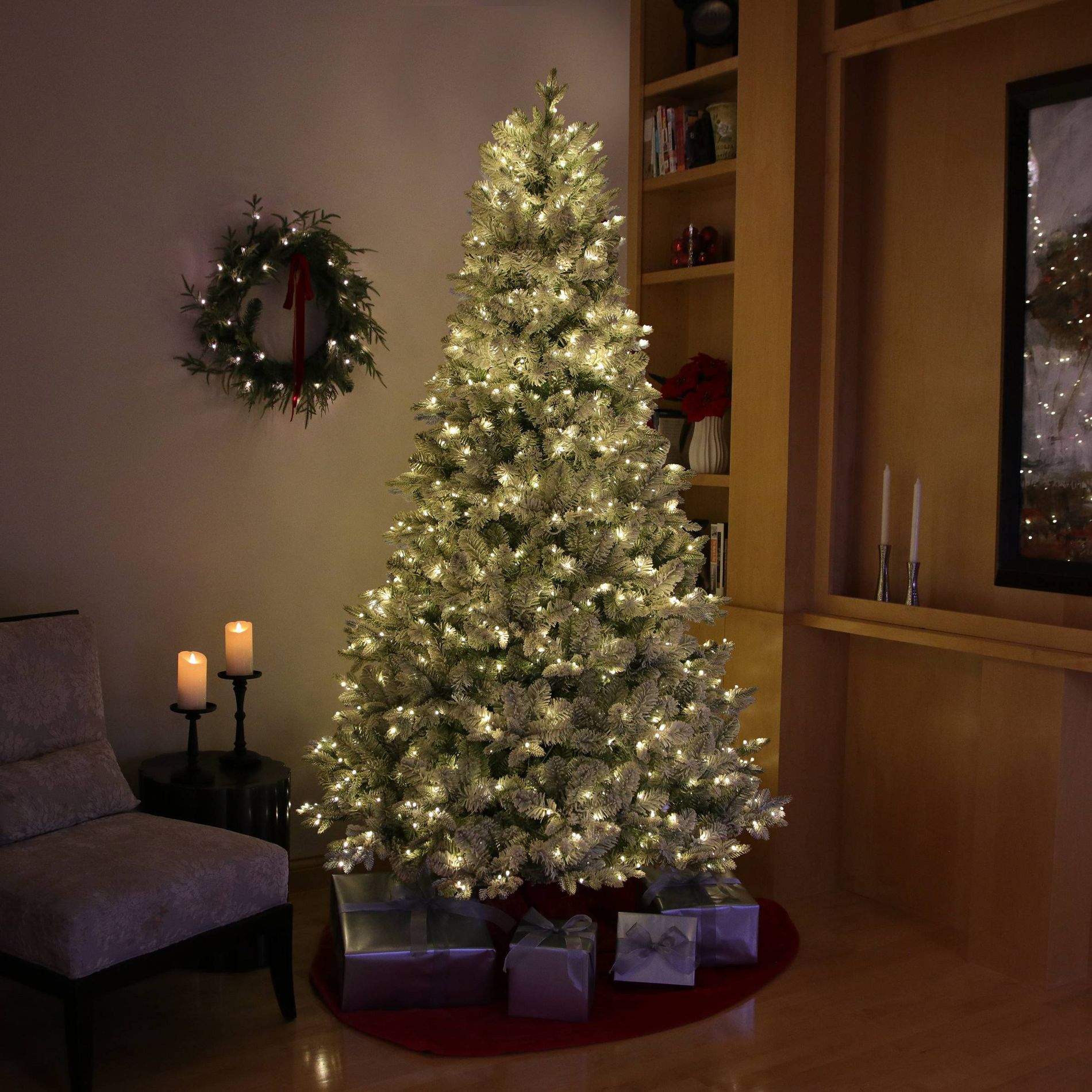 Philips 7.5' Pre-Lit Flocked Balsam Fir Warm White 2 Function Glisten Twinkle LED