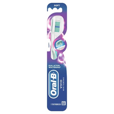 Oral-B Vivid Whitening Manual Toothbrush, Soft, 1 Count