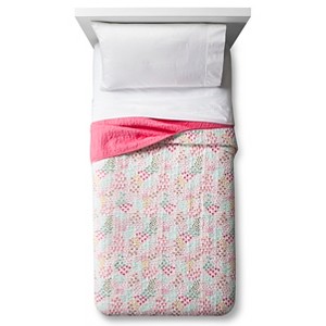 Twin Fetching Florals Quilt - Pillowfort , Pink