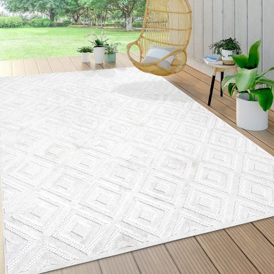 Portmany Neutral Diamond Trellis Indoor/Outdoor Area Rug - JONATHAN Y